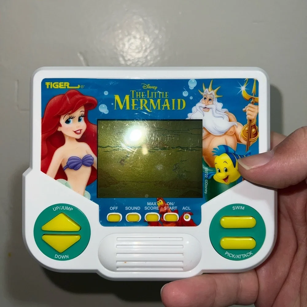 Tiger electronics little mermaid handheld game